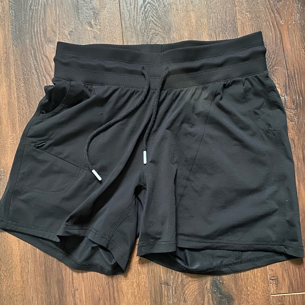 Zyia Shorts